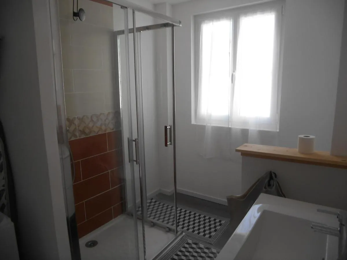 Apartment Maison Bleue Vichy